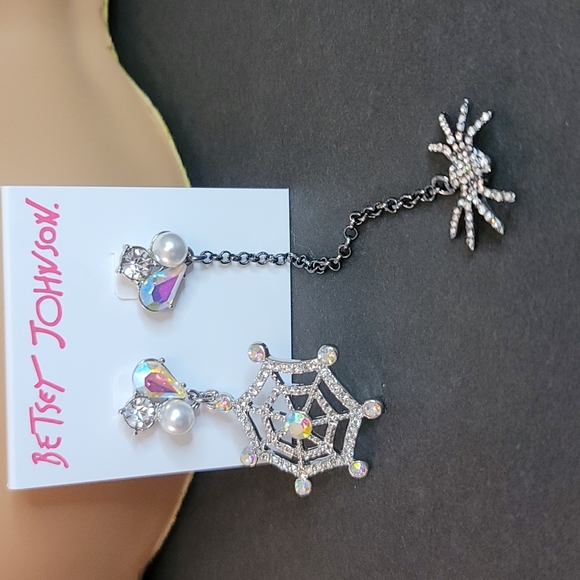 Betsey Johnson Silver Tone Spider & Spider Web Mismatch Drop Earrings - Picture 4 of 4